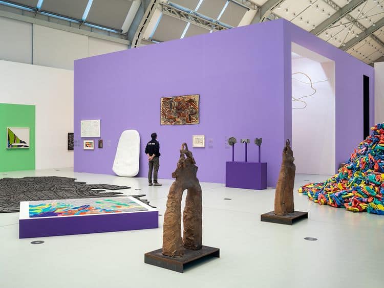 В Шардже проходит выставка работ из коллекции Emirati Arts Foundation