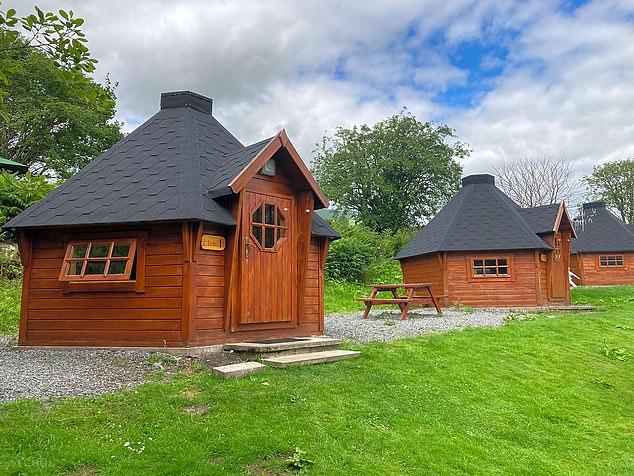 Некоторые варианты размещения доступны в комплексе для отдыха Cruachan Farm Holiday Park в Пертшире.