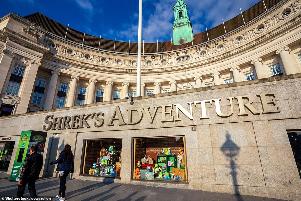 Прохождение, предлагаемое Shrek's Adventure London, получает оценку скуки 2,9, что ставит его на восьмое место в глобальном списке.