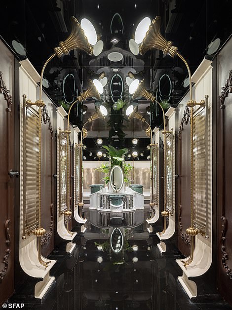 Популярность ванной комнаты привлекла внимание таких брендов, как Jo Malone, Maison Margiela и Burberry.