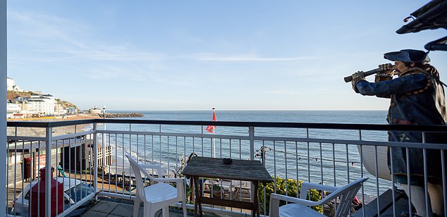 Гостиница Spyglass Inn в Вентноре на острове Уайт обладает уникальным морским очарованием, с видом на Ла-Манш и памятными вещами мореплавания.