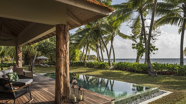 Four Seasons на острове Дерош — единственный отель на острове.