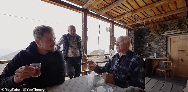 Ираклий покинул свой дом, чтобы изучать медицину в столице Грузии Тбилиси, а затем устроился на свою первую работу в больнице в другой части страны.
