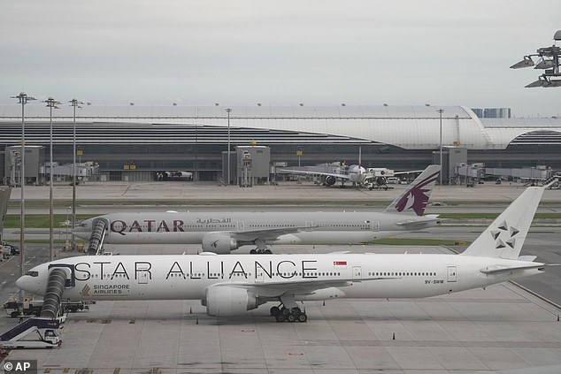 Пассажиры Singapore Airlines получат 10 000 долларов в качестве компенсации за травмы, полученные во время полета, пострадавшего в результате сильной турбулентности в прошлом месяце.