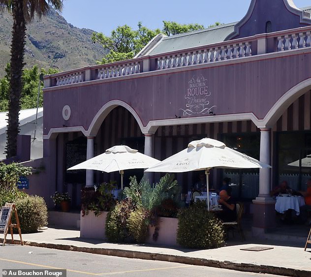 Au Bouchon Rouge, ресторан в марсельском стиле при отеле Royal.