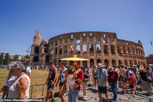 В эти выходные в Риме, Неаполе и Флоренции ожидается температура около 40°C.