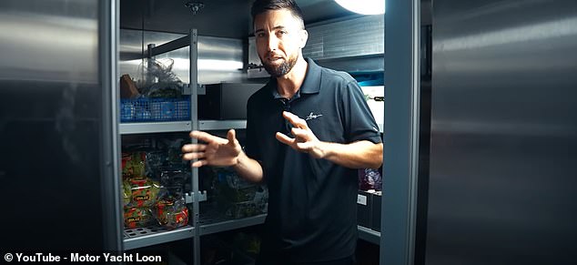 Хотя количество еды может показаться чрезмерным, Дин говорит, что это необходимо, «потому что у нас на борту есть гости, которые могут попросить что угодно в любое время».