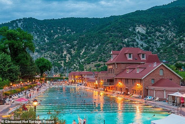 Огромный курорт Glenwood Hot Springs предлагает гостям «новые» минеральные ванны Yampah