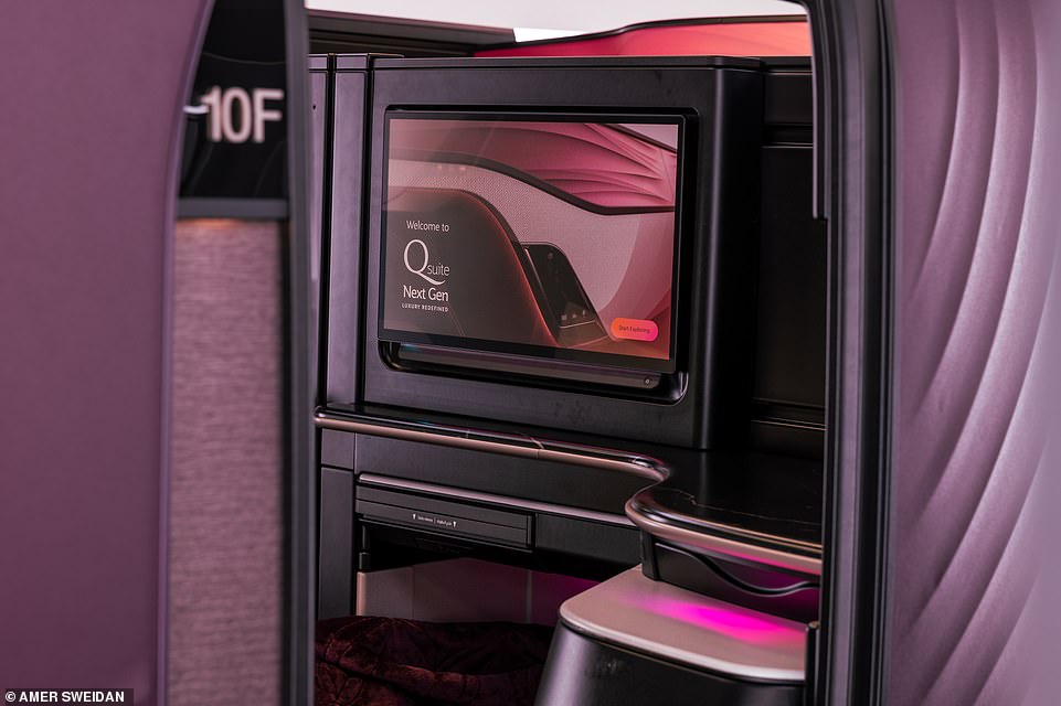 Радость для глаз: новый Qsuite оснащен развлекательными экранами 4K OLED от Panasonic