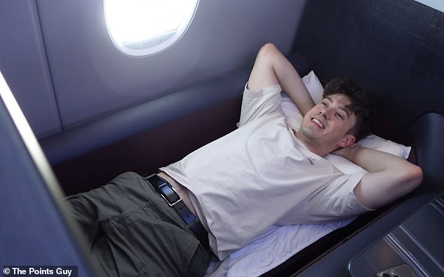 Лиам заявил, что бизнес-класс JAL «соперничает с QSuite Qatar Airways за звание лучшего в небе»