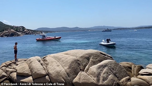 На многих пляжах Сардинии действуют жесткие правила, направленные на предотвращение чрезмерного туризма и защиту уязвимых морских экосистем.