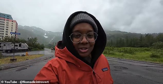 Создатель YouTube Nomadic Introvert отправился в Уиттиер, который находится в самом сердце дикой природы Аляски и всего в часе езды на машине от Анкориджа.