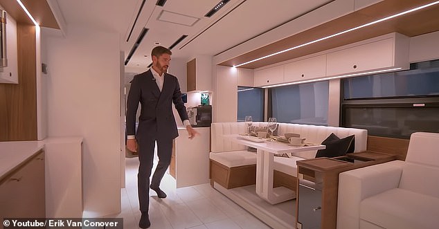 Он объясняет, что каждый автодом LOKI Coach Prevost изготавливается по индивидуальному заказу в соответствии с требованиями владельца.