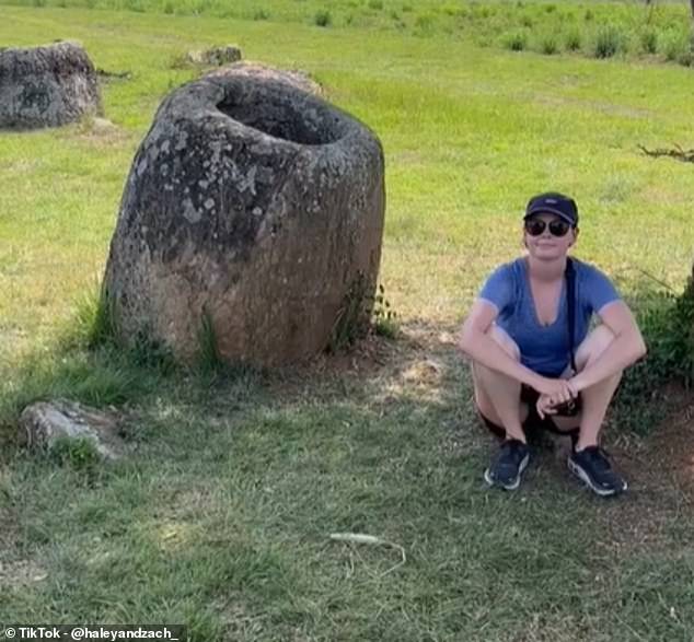 На фотографии выше Хейли изображен на Долине Кувшинов в Лаосе, археологическом ландшафте, известном своими тысячами больших каменных кувшинов.
