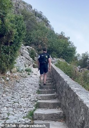Зак на фото выше исследует Которский залив.