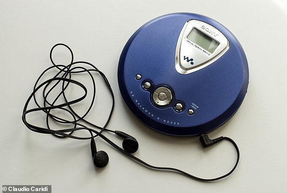 У вас когда-нибудь была эта модель Sony Walkman? Несмотря на то, что компакт-диски все еще относительно популярны, портативные проигрыватели компакт-дисков встречаются редко