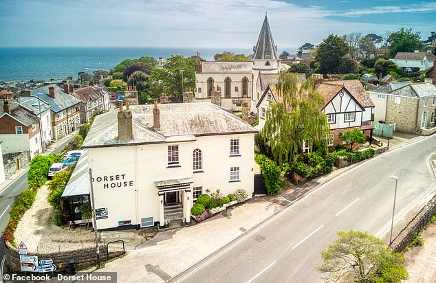 На фото — таунхаус Dorset House в Лайм-Реджисе, где «завтрак — это целое событие».