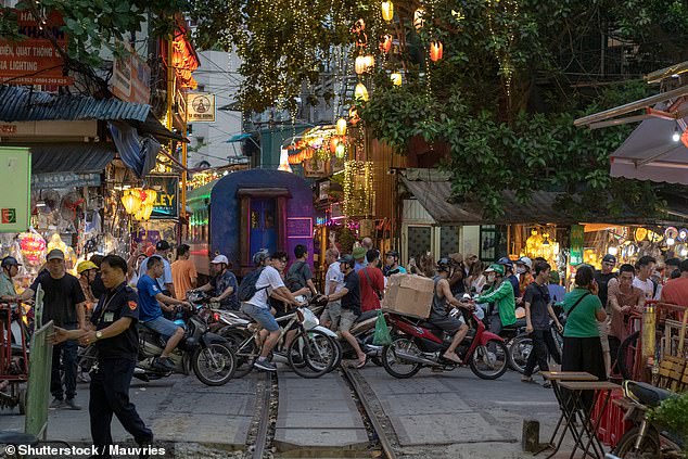 Один из пользователей Reddit сказал, что Ханой (выше) — «безусловно, худший опыт пеших прогулок, который я когда-либо мог себе представить»