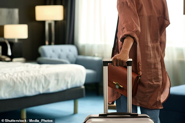 Среди странных запросов на обслуживание номеров, упомянутых в отчете Hotels.com, были подгоревшие тосты и хот-дог с икрой.