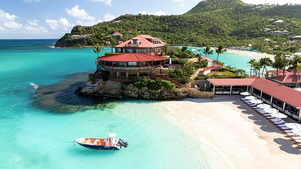 №36 в списке - Eden Rock, St. Barths. Он занял 41 место в рейтинге 2023 года