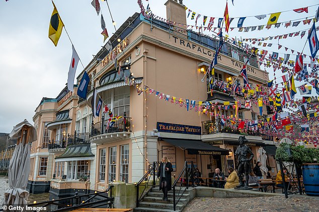 Таверна Trafalgar Tavern в Гринвиче, Лондон, стала победителем премии «Лучший паб для развлечений» этого года.