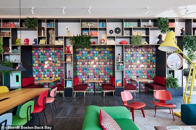 Общий вид «жилого пространства» отеля citizenM Boston Back Bay