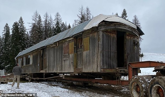Как владелец ранчо из Айдахо превратил 120-летний гниющий железнодорожный остов, кишащий кошками, в процветающий бизнес по организации роскошных путешествий