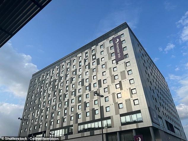 Редактор раздела путешествий MailOnline Тед Торнхилл останавливается в Premier Inn Gatwick North (выше). Он описывает его как «похожий на космический корабль Боргов из вселенной Star Trek».