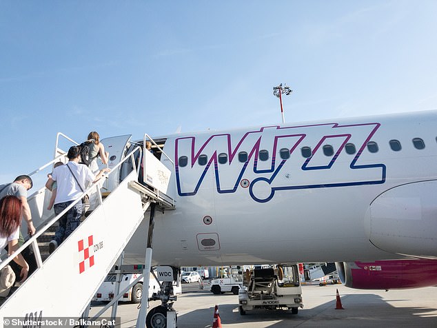 Репортаж Which? найденные дополнения увеличили цену на рейс Wizz Air из Лондона Лутона в Лион с 29 фунтов стерлингов до 124 фунтов стерлингов на человека.
