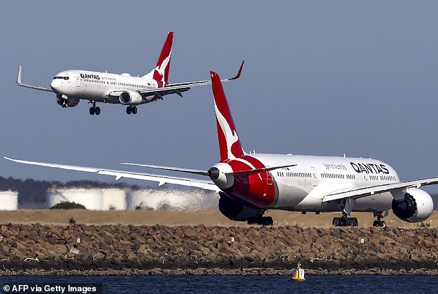 Qantas опровергла заявления о взвинчивании цен в первые две недели финалов AFL и NRL, заявив, что их билеты на самом деле были «ниже, чем в прошлом году с поправкой на инфляцию».