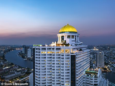 Айльбхе принимала компания Lebua Hotels and Resorts. Стоимость люксов в Tower Club at Lebua начинается от 9 100 тайских батов (139 фунтов стерлингов/181 доллар США) за ночь.