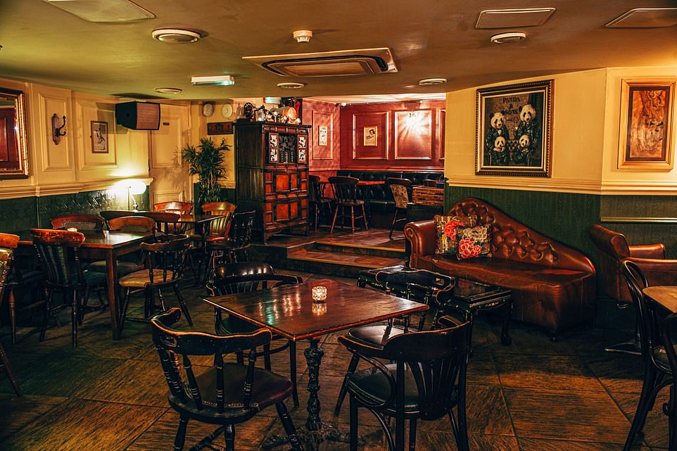 Panda & Sons в Эдинбурге (на фото) поднялась на девять позиций и заняла 30-е место.
