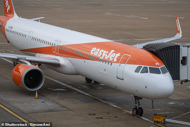 На easyJet A321neos выберите ряды с третьего по 13-й справа.