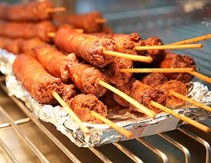 Подпитка для гурманов: в ресторане Chadeaux’s Cajun Kitchen в округе Аллен Катя узнает о знаменитой колбасе «буден» (см. здесь).