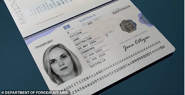 В прошлом году Министерство иностранных дел объявило о запуске нового паспорта серии R. «Ваш паспорт разработан, напечатан и собран в Австралии в соответствии со строгими стандартами безопасности»