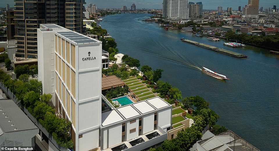 В Capella Bangkok 101 номер, люкс и вилла с видом на реку Чао Прайя.