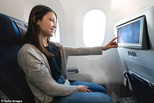 Пассажир самолета раскритиковал United Airlines после того, как они заметили «странный» вопрос о Гитлере в бортовой викторине (изображение из архива)