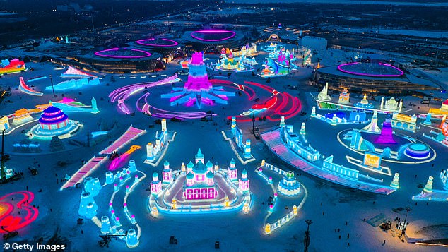 Харбинский мир льда и снега официально открылся 20 декабря 2024 года.