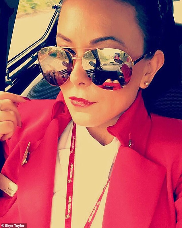 Она повесила свои летные ботинки чуть больше года назад и теперь рассказывает о поведении других влиятельных лиц из бортпроводников, которые привели ее в «шок».