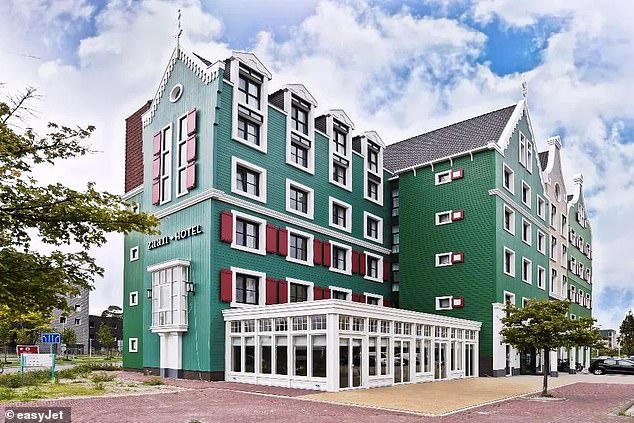 Три ночи в 4-звездочном отеле Zaan Hotel Amsterdam Zaandam в Амстердаме доступны через easyJet Holidays за 182 фунта стерлингов на человека, включая рейсы из Эдинбурга 3 февраля.