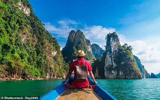 Эксперты по путешествиям раскрыли несколько советов по этикетике для MailOnline Travel, чтобы вы могли провести отпуск в Таиланде, не вызывая каких-либо расстройств